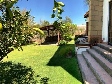 CASA CON VISTA AL CAMPO DE GOLF EN CERRADA SAN ANTONIO