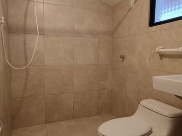 VENDO CASA RENTERA 100% RENTADA (8% DE RENTABILIDAD ANUAL)