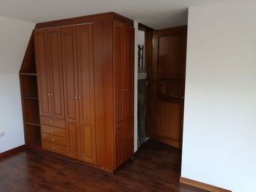 VENDO CASA RENTERA 100% RENTADA (8% DE RENTABILIDAD ANUAL)