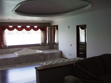 CASA EN SAN GIL CON VISTA PANORÁMICA AL LAGO EN CERRADA SAN FERNANDO