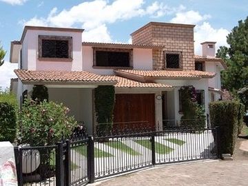 CASA EN SAN GIL CON VISTA PANORÁMICA AL LAGO EN CERRADA SAN FERNANDO