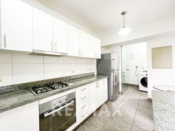 Vendo Duplex En La Cuadra Nueve De La Avenida Pardo (doble vista, esquina)