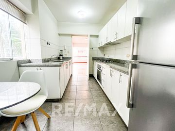 Vendo Duplex En La Cuadra Nueve De La Avenida Pardo (doble vista, esquina)
