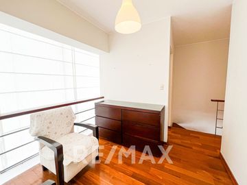 Vendo Duplex En La Cuadra Nueve De La Avenida Pardo (doble vista, esquina)