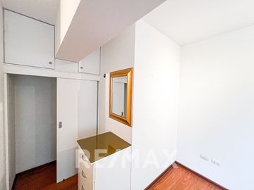 Vendo Duplex En La Cuadra Nueve De La Avenida Pardo (doble vista, esquina)