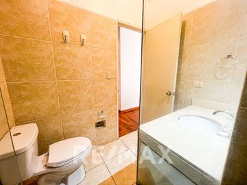 Vendo Duplex En La Cuadra Nueve De La Avenida Pardo (doble vista, esquina)