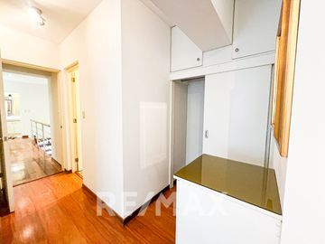 Vendo Duplex En La Cuadra Nueve De La Avenida Pardo (doble vista, esquina)