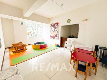 Vendo Duplex En La Cuadra Nueve De La Avenida Pardo (doble vista, esquina)