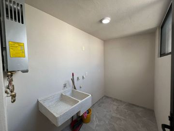 CASA EN VENTA EN VALLE IMPERIAL ZAPOPAN