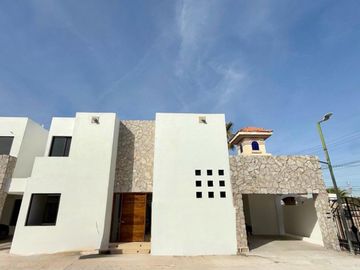 CASA EN VENTA EN MONTECARLO RESIDENCIAL