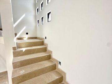CASA EN VENTA EN MONTECARLO RESIDENCIAL
