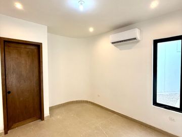 CASA EN VENTA EN MONTECARLO RESIDENCIAL
