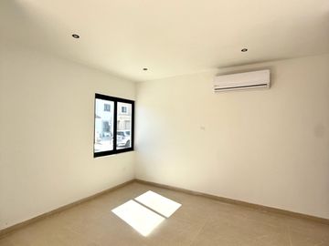 CASA EN VENTA EN MONTECARLO RESIDENCIAL