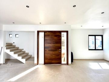 CASA EN VENTA EN MONTECARLO RESIDENCIAL