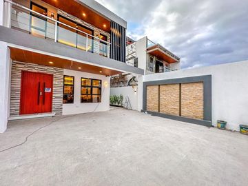 Just a 5-minute stroll to SM Southmall! 🛍️ This spacious 3-storey duplex in Pilar Village, Las Piñas, offers comfort and convenience in one perfect pa