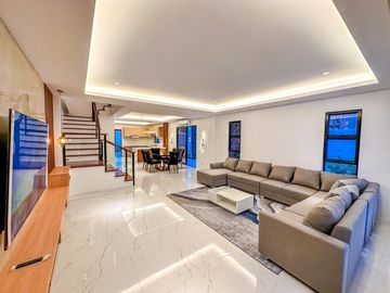 Just a 5-minute stroll to SM Southmall! 🛍️ This spacious 3-storey duplex in Pilar Village, Las Piñas, offers comfort and convenience in one perfect pa