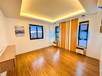 Just a 5-minute stroll to SM Southmall! 🛍️ This spacious 3-storey duplex in Pilar Village, Las Piñas, offers comfort and convenience in one perfect pa