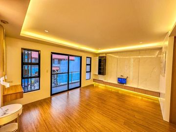 Just a 5-minute stroll to SM Southmall! 🛍️ This spacious 3-storey duplex in Pilar Village, Las Piñas, offers comfort and convenience in one perfect pa