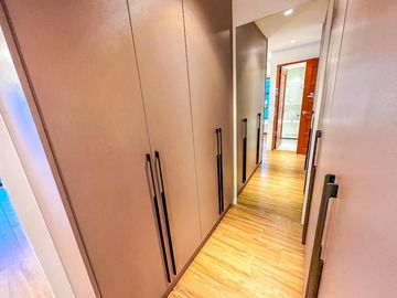Just a 5-minute stroll to SM Southmall! 🛍️ This spacious 3-storey duplex in Pilar Village, Las Piñas, offers comfort and convenience in one perfect pa