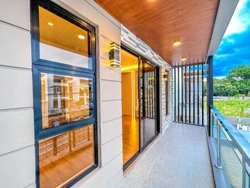 Just a 5-minute stroll to SM Southmall! 🛍️ This spacious 3-storey duplex in Pilar Village, Las Piñas, offers comfort and convenience in one perfect pa