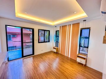 Just a 5-minute stroll to SM Southmall! 🛍️ This spacious 3-storey duplex in Pilar Village, Las Piñas, offers comfort and convenience in one perfect pa