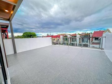 Just a 5-minute stroll to SM Southmall! 🛍️ This spacious 3-storey duplex in Pilar Village, Las Piñas, offers comfort and convenience in one perfect pa