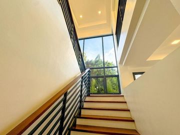 Magnificent 5 Bedroom 2-storey House and Lot for Sale in Las Piñas City