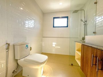 Magnificent 5 Bedroom 2-storey House and Lot for Sale in Las Piñas City