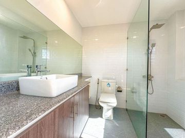 Magnificent 5 Bedroom 2-storey House and Lot for Sale in Las Piñas City