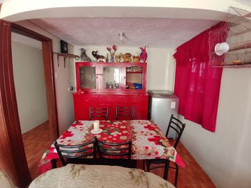 Oportunidad Única: Encantadora Casa Rentera con Patio y Garaje y 3 Departamentos, ¡Ideal para Invertir!