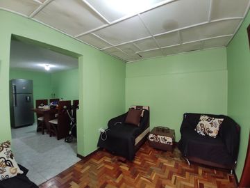 Oportunidad Única: Encantadora Casa Rentera con Patio y Garaje y 3 Departamentos, ¡Ideal para Invertir!