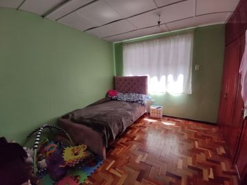 Oportunidad Única: Encantadora Casa Rentera con Patio y Garaje y 3 Departamentos, ¡Ideal para Invertir!