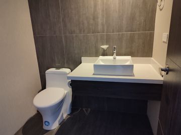 SUITE EN VENTA SECTOR CENTRO NORTE (EL BATAN)