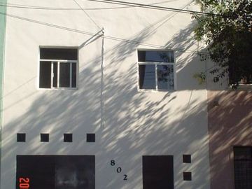 Casa con Uso de Suelo Oficinas
