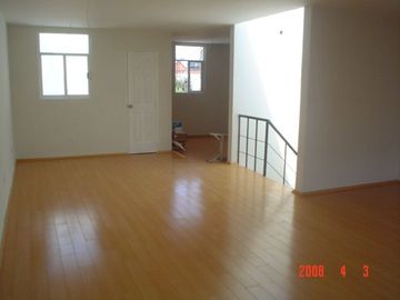 Casa con Uso de Suelo Oficinas
