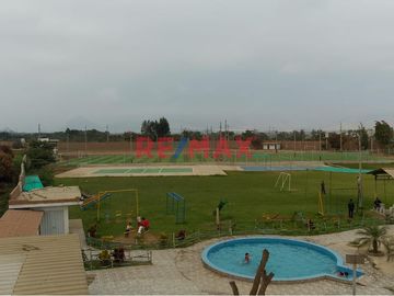 ¡Casa De Campo Recreacional En Venta Con 2 Piscinas Laredo!