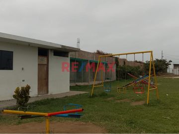 ¡Casa De Campo Recreacional En Venta Con 2 Piscinas Laredo!