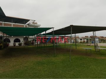¡Casa De Campo Recreacional En Venta Con 2 Piscinas Laredo!