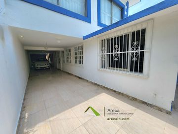 En Venta Hermosa Casa en el Fracc. Costa Verde