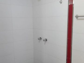 VENDO DUPLEX 150m2 LOS OLIVOS: EDIFICIO MODERNO