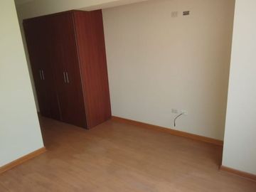 VENDO DUPLEX 150m2 LOS OLIVOS: EDIFICIO MODERNO