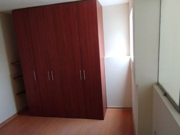 VENDO DUPLEX 150m2 LOS OLIVOS: EDIFICIO MODERNO