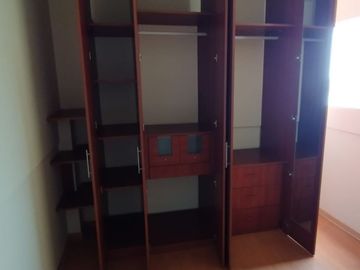 VENDO DUPLEX 150m2 LOS OLIVOS: EDIFICIO MODERNO