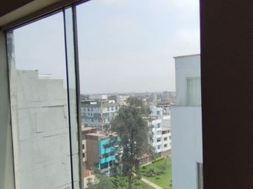 VENDO DUPLEX 150m2 LOS OLIVOS: EDIFICIO MODERNO