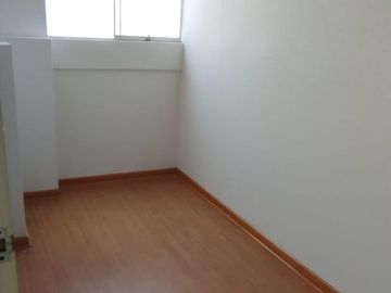 VENDO DUPLEX 150m2 LOS OLIVOS: EDIFICIO MODERNO
