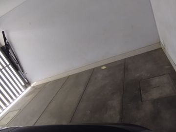 VENDO DUPLEX 150m2 LOS OLIVOS: EDIFICIO MODERNO