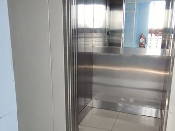 VENDO DUPLEX 150m2 LOS OLIVOS: EDIFICIO MODERNO