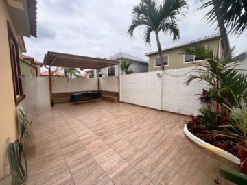 EN VENTA CASA EN URB PORTAL AL SOL, KM 11.5 VIA A LA COSTA