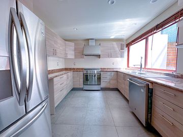 Venta y Renta Casa en Sierra de Amantepec, Lomas de Chapultepec, Miguel Hidalgo, CDMX