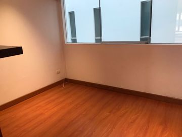 ¡OCASIÓN! SE VENDE LINDO Y AMPLIO DEPARTAMENTO + COCHERA + 01 DEPÓSITO - EN CALLE ITALIA , MIRAFLORES